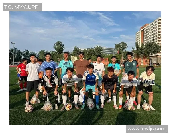 足球笔录照见证激情岁月记录绿茵场上的每一个精彩瞬间与感动故事