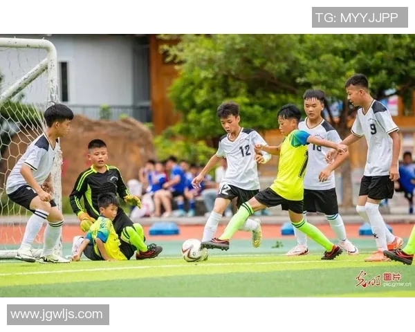 长垣校园足球助力青少年成长培养团队精神与竞技意识的全新平台